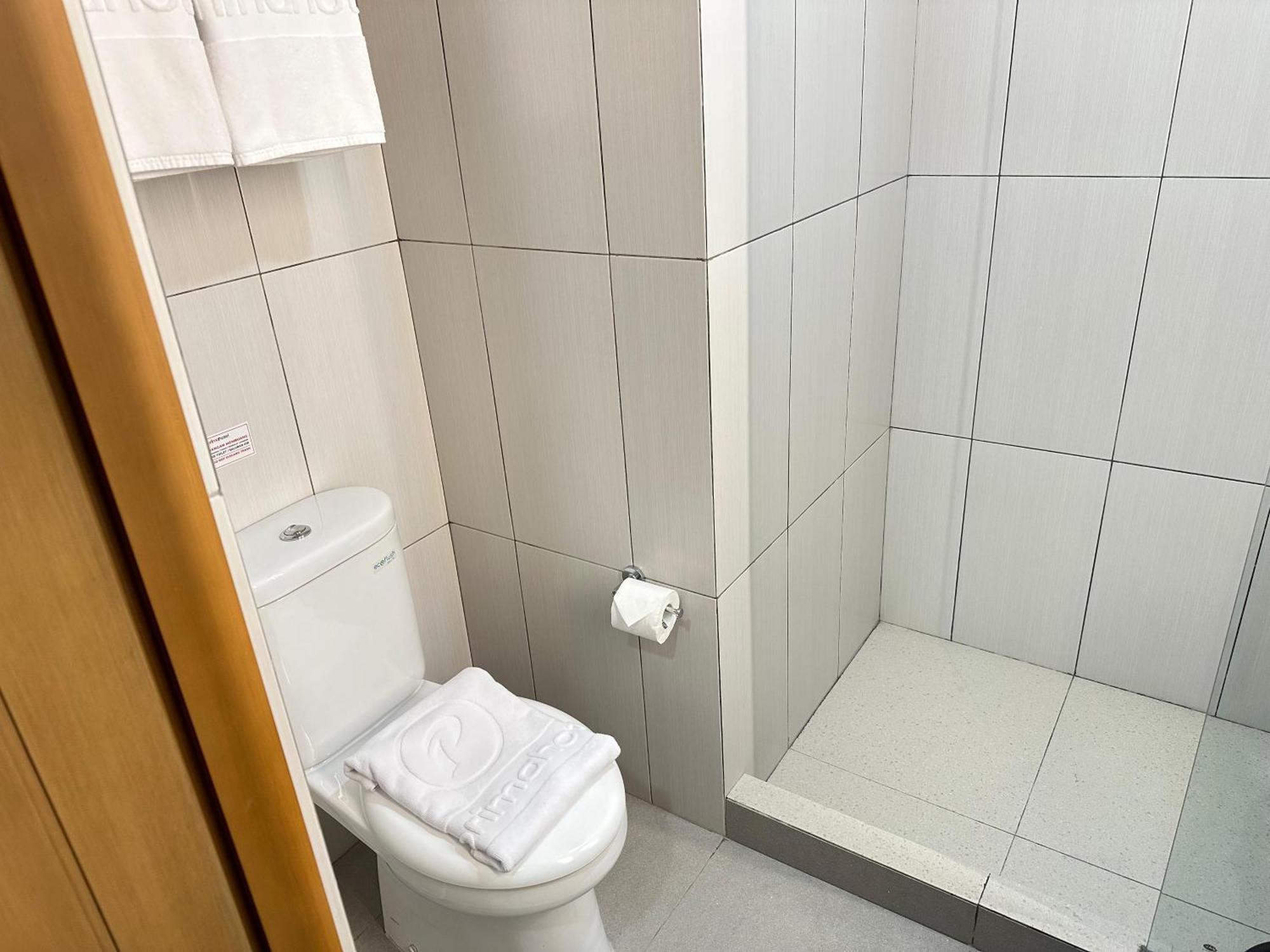 D'Primahotel Jemursari スラバヤ エクステリア 写真