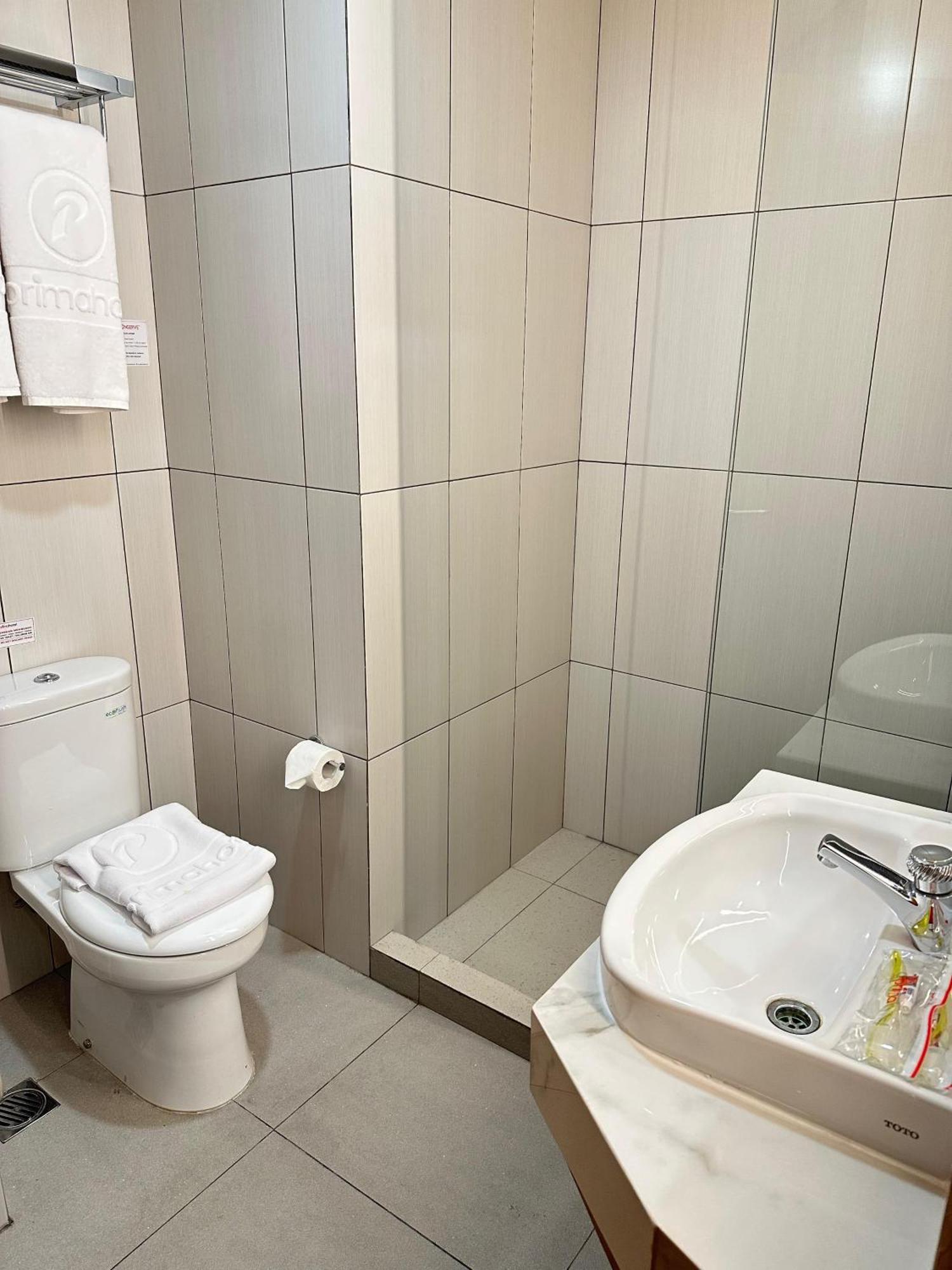 D'Primahotel Jemursari スラバヤ エクステリア 写真